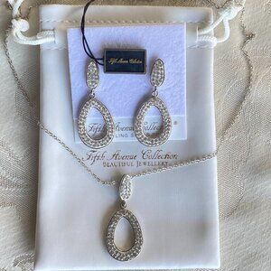 Silver Tone Clear Swarovski Crystal Necklace Earrings​​